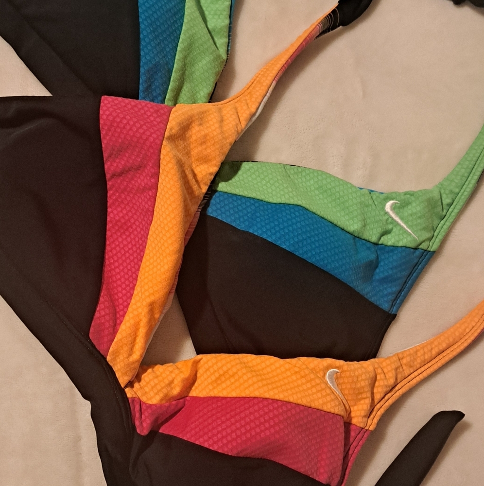 2 Nike reversible bikini tops, size XL, in good condition